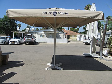 שמשייה מקצועית גודל 3/3 מ' לבתי עסק/גינה גסטרונומי