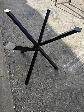 שולחן עגול / מרובע דגם טרנטולה