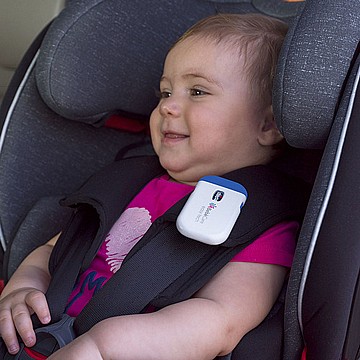 מכשיר למניעת שכחת ילדים ברכב צ'יקו