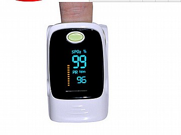 מד סטורציה עם מסך ביתי pulse oximeter